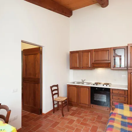 Quaint Farmhouse In With Swimming Pool Σπίτι διακοπών
